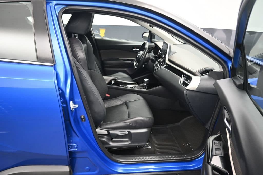 2021 Toyota C-HR Limited, photo 38 of 54