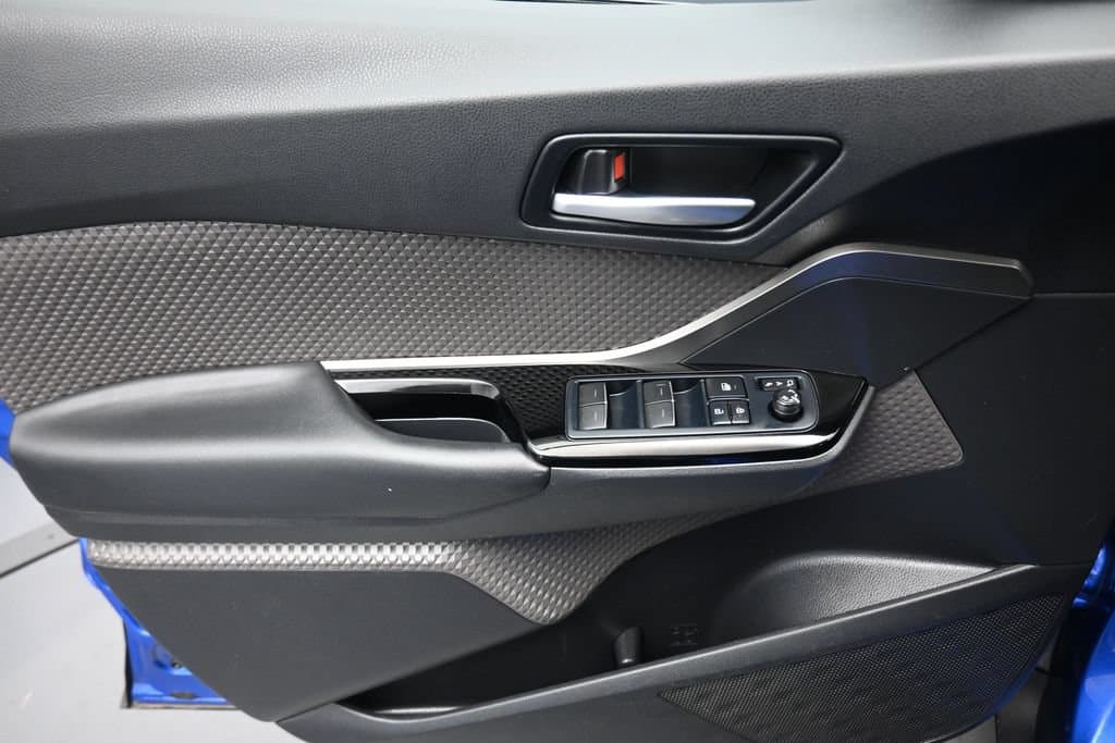2021 Toyota C-HR Limited, photo 10 of 54