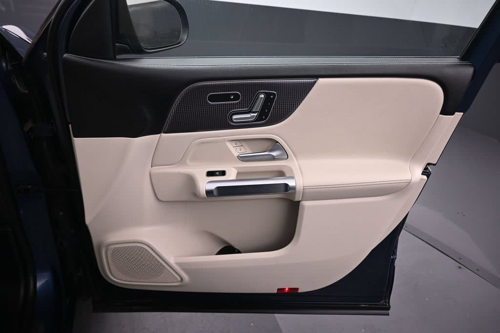 2022 Mercedes-Benz GLB GLB 250 4MATIC®, photo 53 of 73