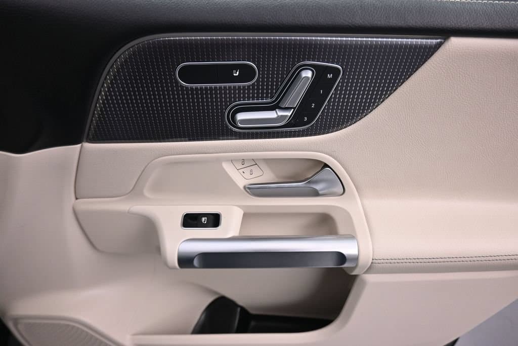2022 Mercedes-Benz GLB GLB 250 4MATIC®, photo 54 of 73