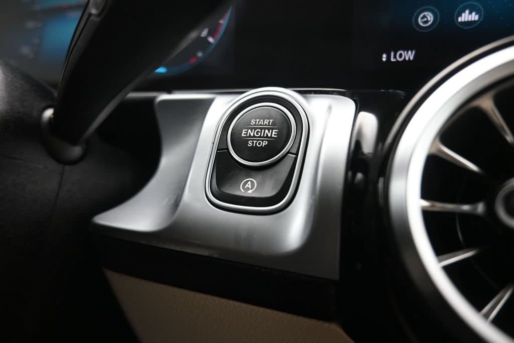 2022 Mercedes-Benz GLB GLB 250 4MATIC®, photo 28 of 73