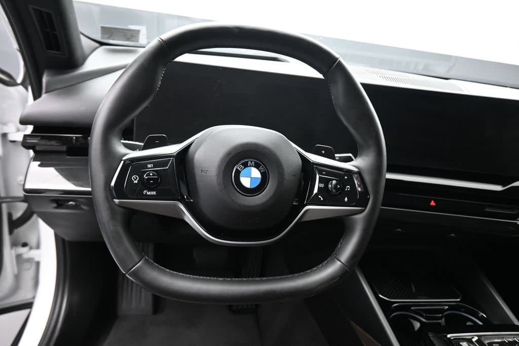 2026 BMW 5 Series 530i, photo 16 of 68