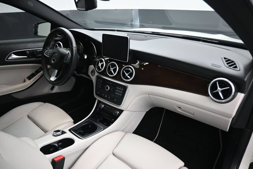2016 Mercedes-Benz GLA GLA 250, photo 42 of 58