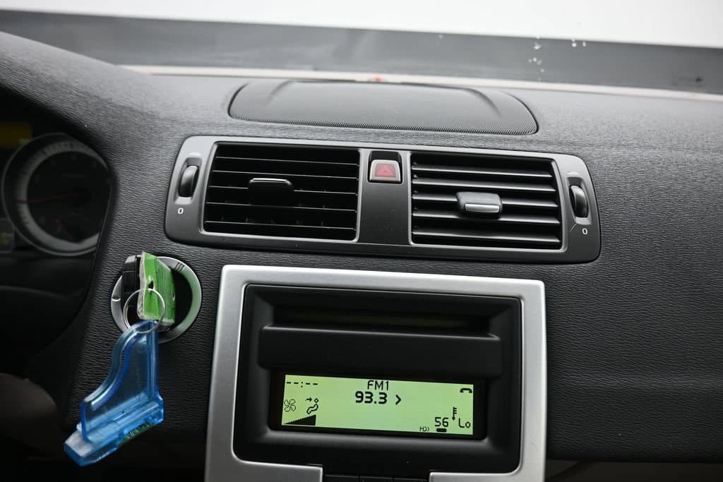 2011 Volvo C70 T5, photo 16 of 49
