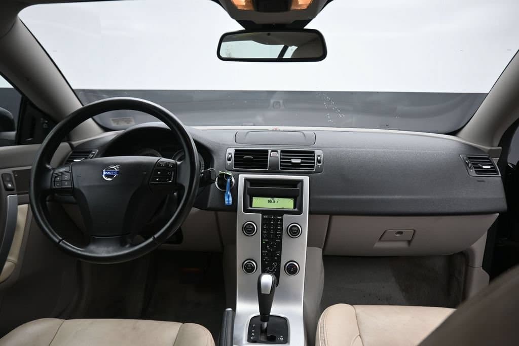 2011 Volvo C70 T5, photo 34 of 49